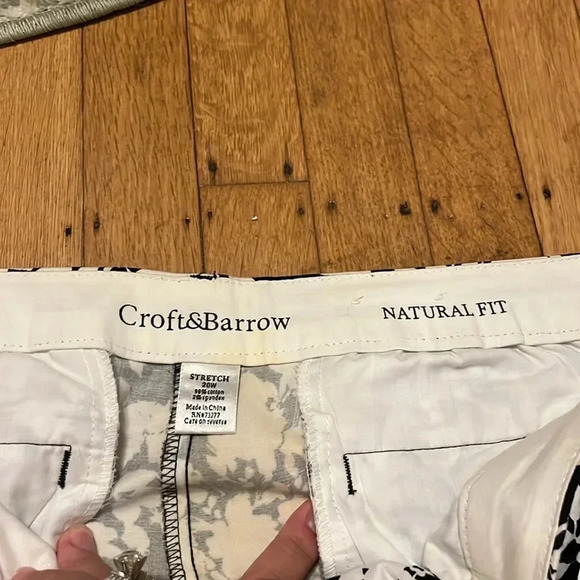 Floral Bermudas - Picture 3 of 9